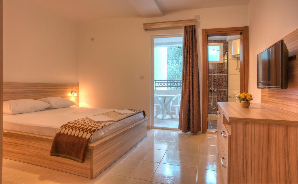 Guest House Maslina Petrovac na moru Zimmer foto