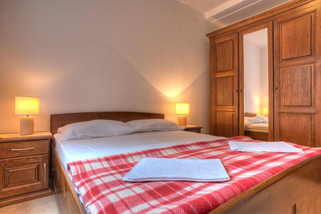 Guest House Maslina Petrovac na moru Exterior foto